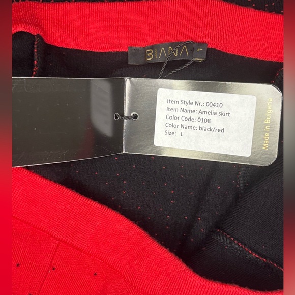 Biana Red and Black Merino Wool Skirt - Picture 3 of 5